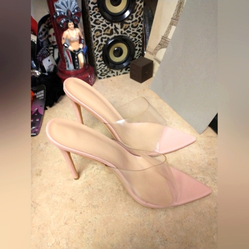 Ladies shoes